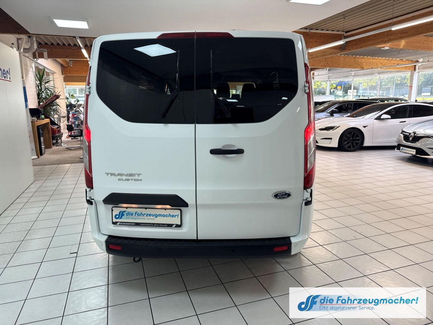 Fahrzeugabbildung Ford Transit Custom Tourneo 320 L1 Trend 2.0 TDCi EU6