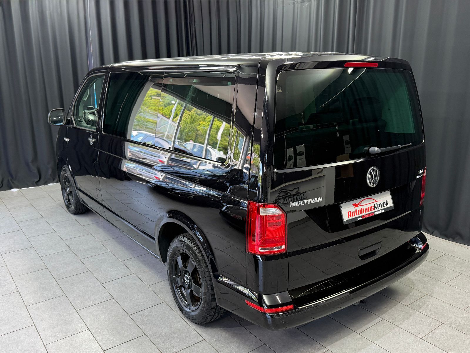 Fahrzeugabbildung Volkswagen T6 Multivan Trendline|Behindertengerecht|DSG|NAV