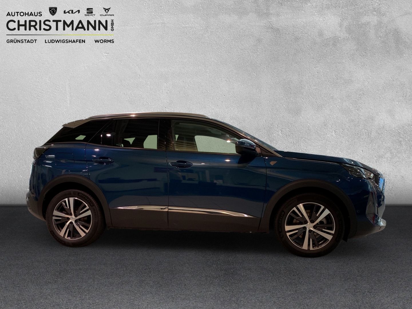 Fahrzeugabbildung Peugeot 3008 Hybrid 225 Roadtrip 1.6 Plug-In EU6d Navi d