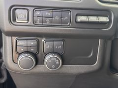 CHEVROLET Suburban 5.3l V8 Premier 4x4*LED*Panodach