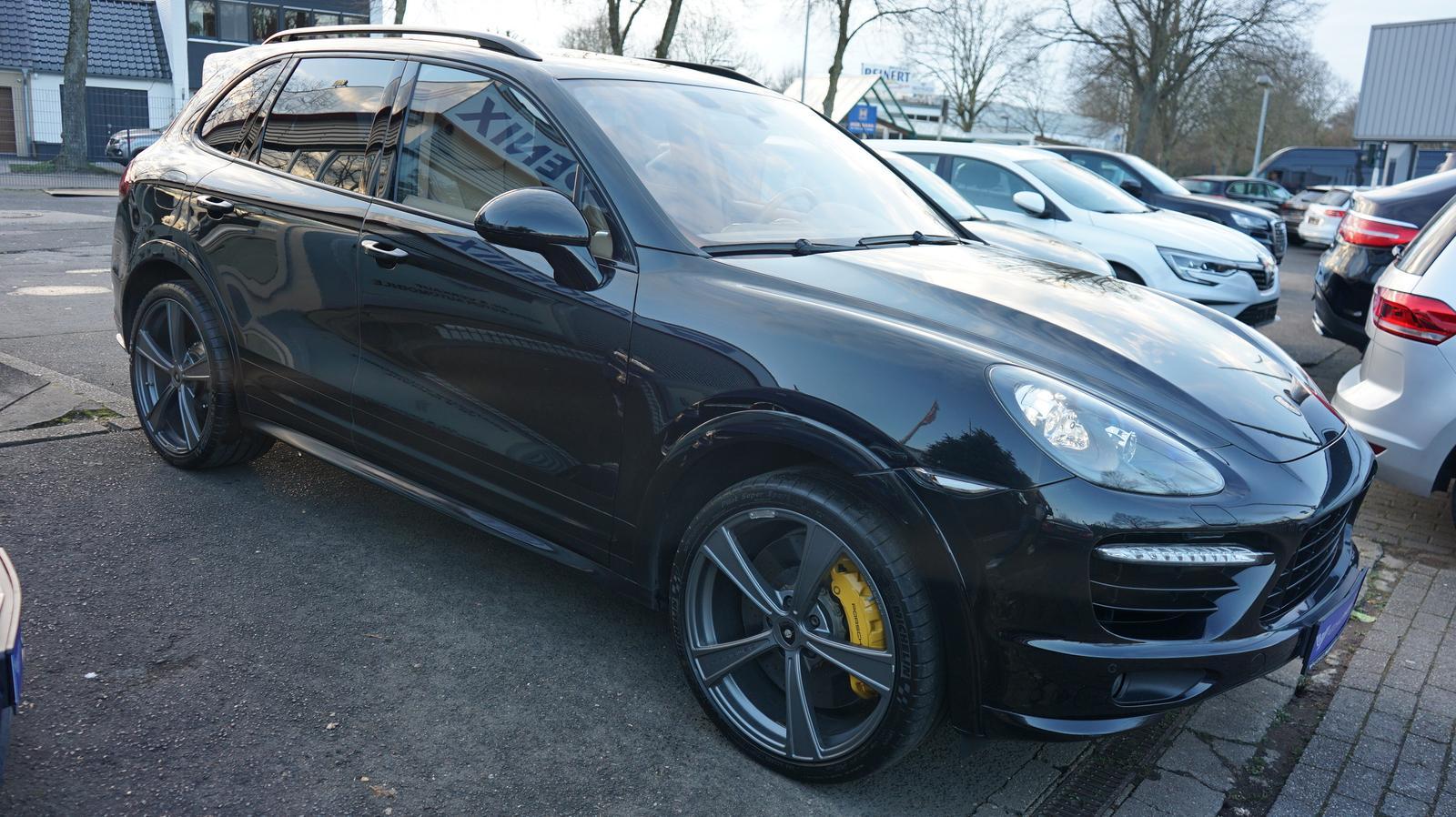 Porsche Cayenne 4.8 V8 Turbo S-Sport Design-Pano-Burme-S