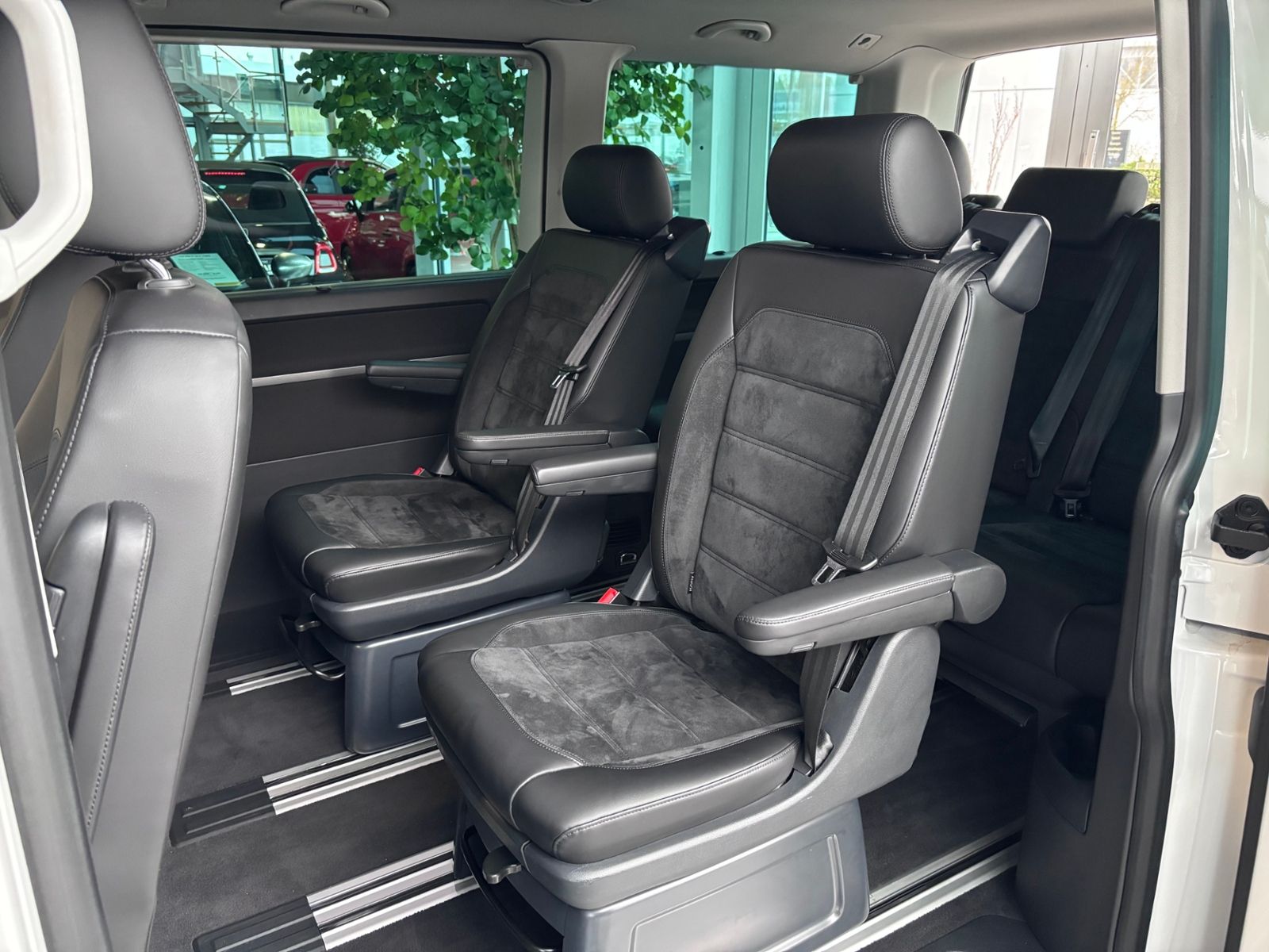 Fahrzeugabbildung Volkswagen T6 Multivan Generation Six LED NAVI STANDHZ