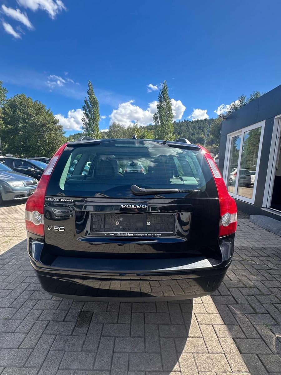 Volvo V50 2006 — rear view