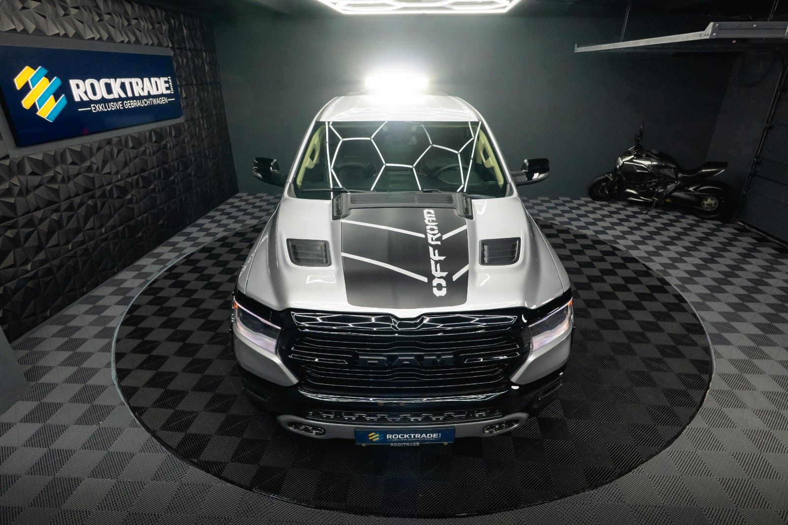 Fahrzeugabbildung Dodge RAM 5.7 V8 HEMI 4x4 NIGHT-Edition LARAMIE *LED*