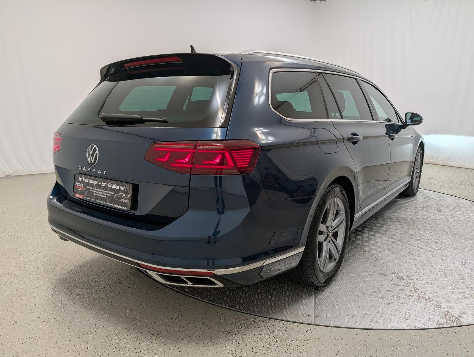 Volkswagen Passat 2.0 TDI DSG R-LINE AHZV IQ.Drive, миниатюра 4