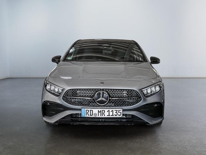 Mercedes-Benz A 200 AMG NIGHT DISTR KAMERA PANO SPUR STANDH