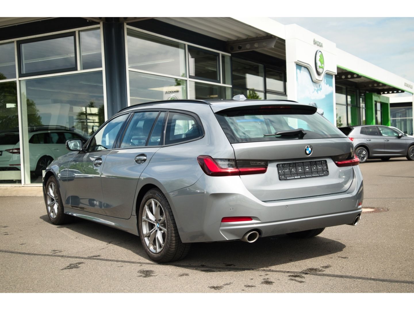 BMW 318 d Touring Navi LED ACC SHz DAB Apple CP foto 8