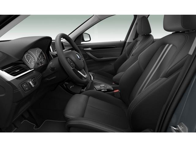 BMW X1 sDrive18d Sport Line Navi Sportsitze AHK LED