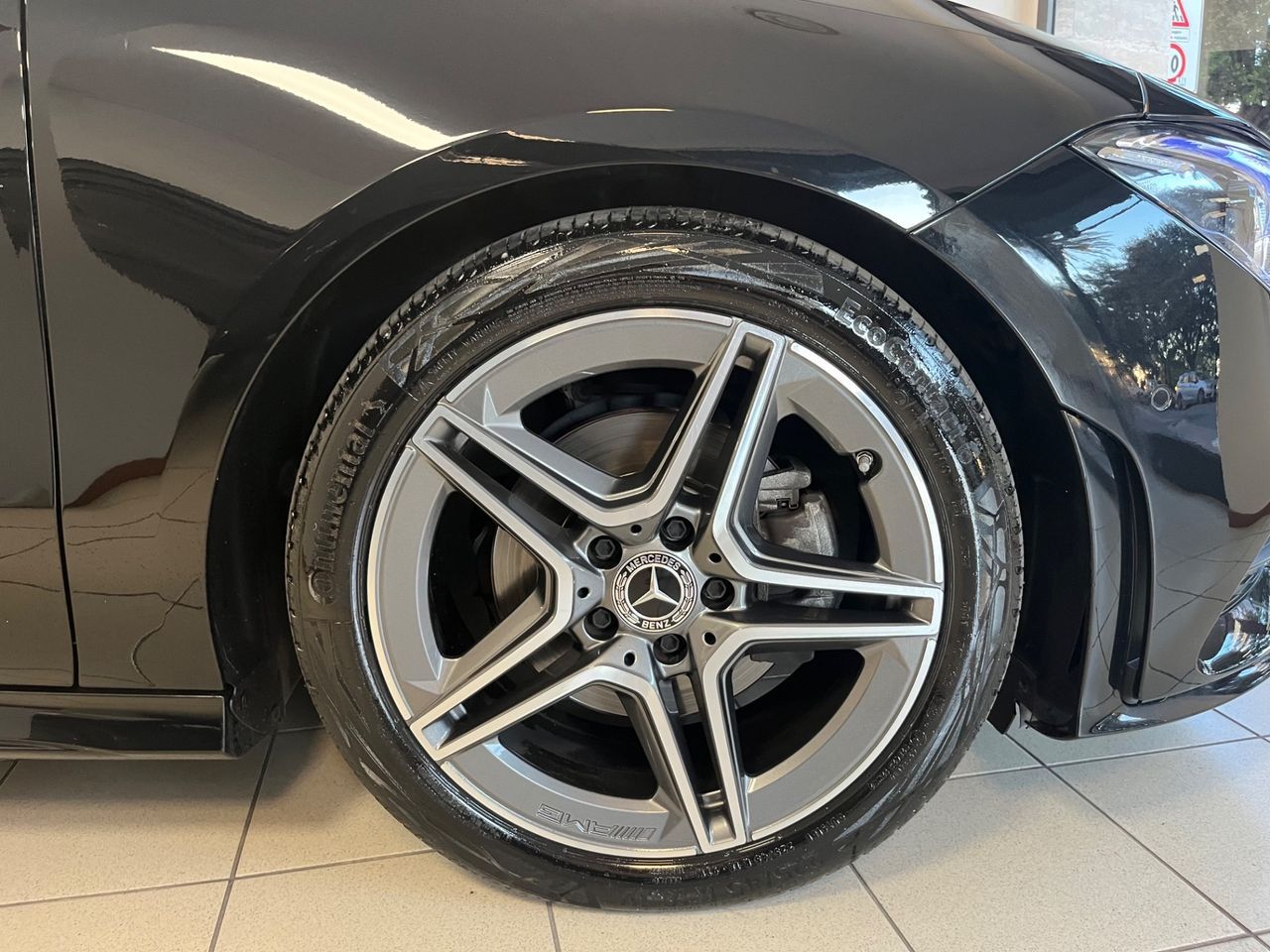 Mercedes-Benz Mercedes CLA 200d Premium Plus Tetto/luci imagem 3