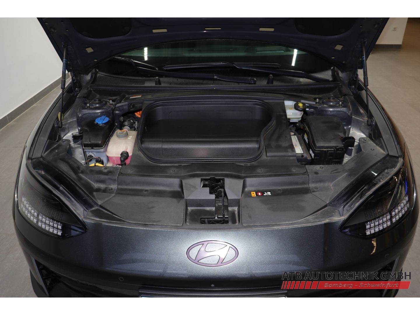 Fahrzeugabbildung Hyundai IONIQ 6 77,4 kWh 4WD First Edition SOH 98,2 %