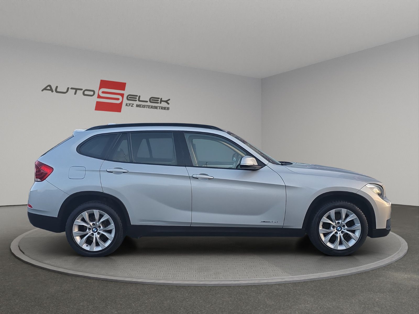 Fahrzeugabbildung BMW X1 25 d xDrive Automatik Leder Klima Navi PDC