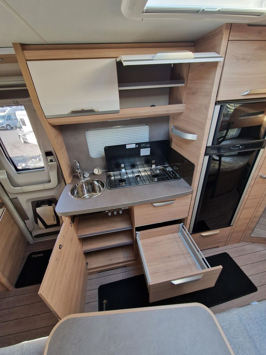 Fahrzeugabbildung Knaus Südwind 580  QS Black Selection