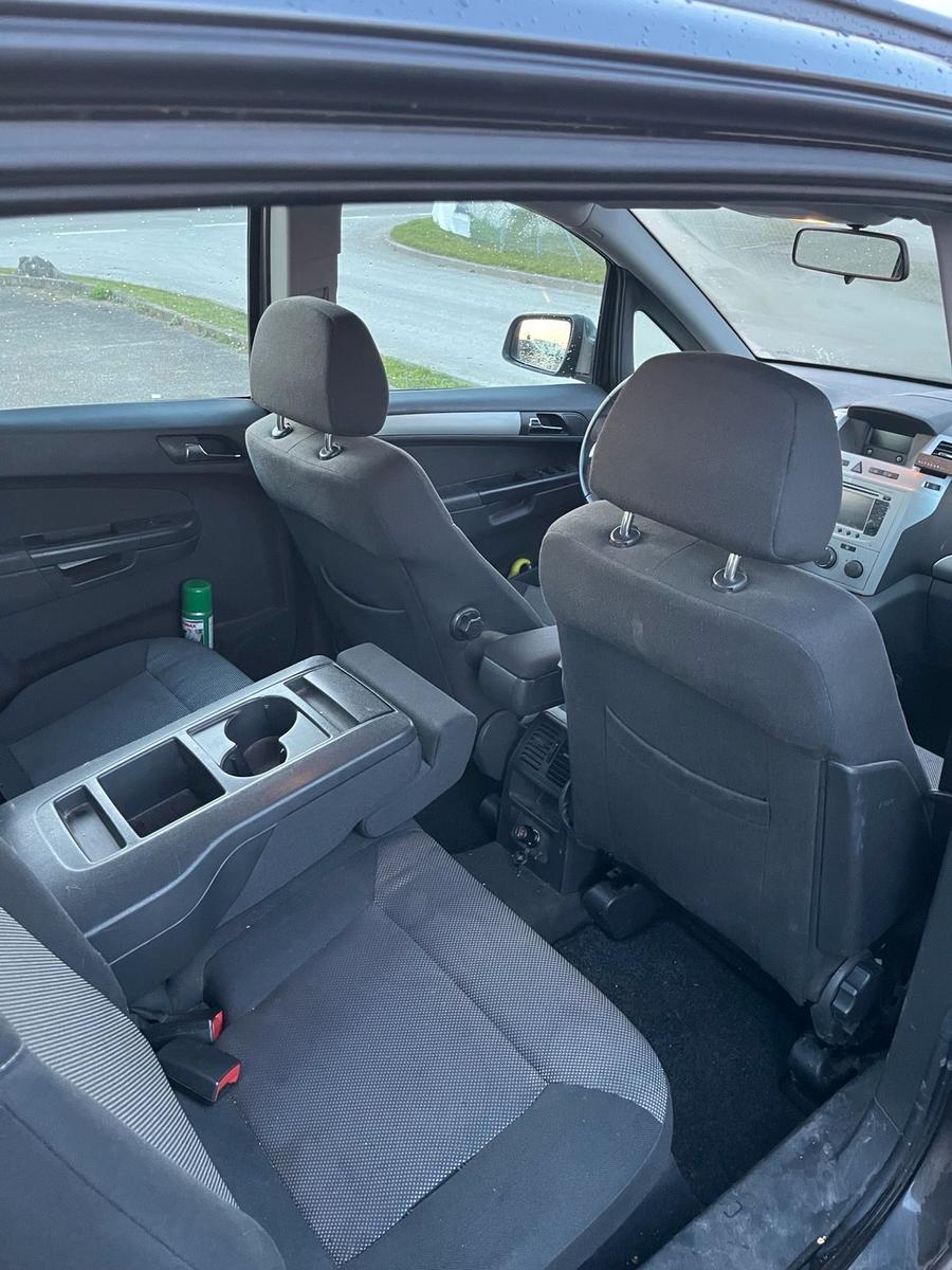 Opel Zafira 2012 — photo 9