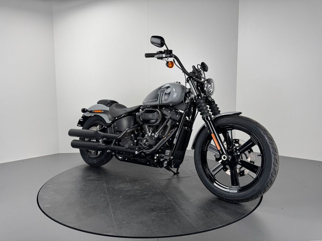 Fahrzeugabbildung Harley-Davidson STREET BOB 114 *NEUWERTIG *WENIG KM