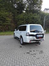 Mitsubishi Pajero 3,2 DI-D 4WD Top Automatik Top - Mitsubishi: 7sitzer