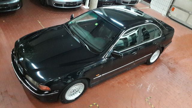 BMW 528iA Navi-Xenon-Leder-Standhzg.-LPG