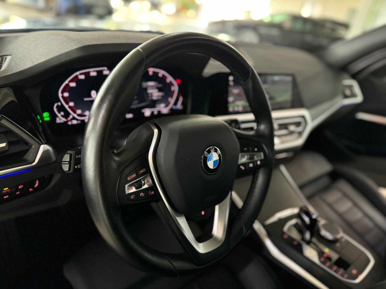 Fahrzeugabbildung BMW 330d xD Sport Line Panorama Kamera HUD DAB HiFi