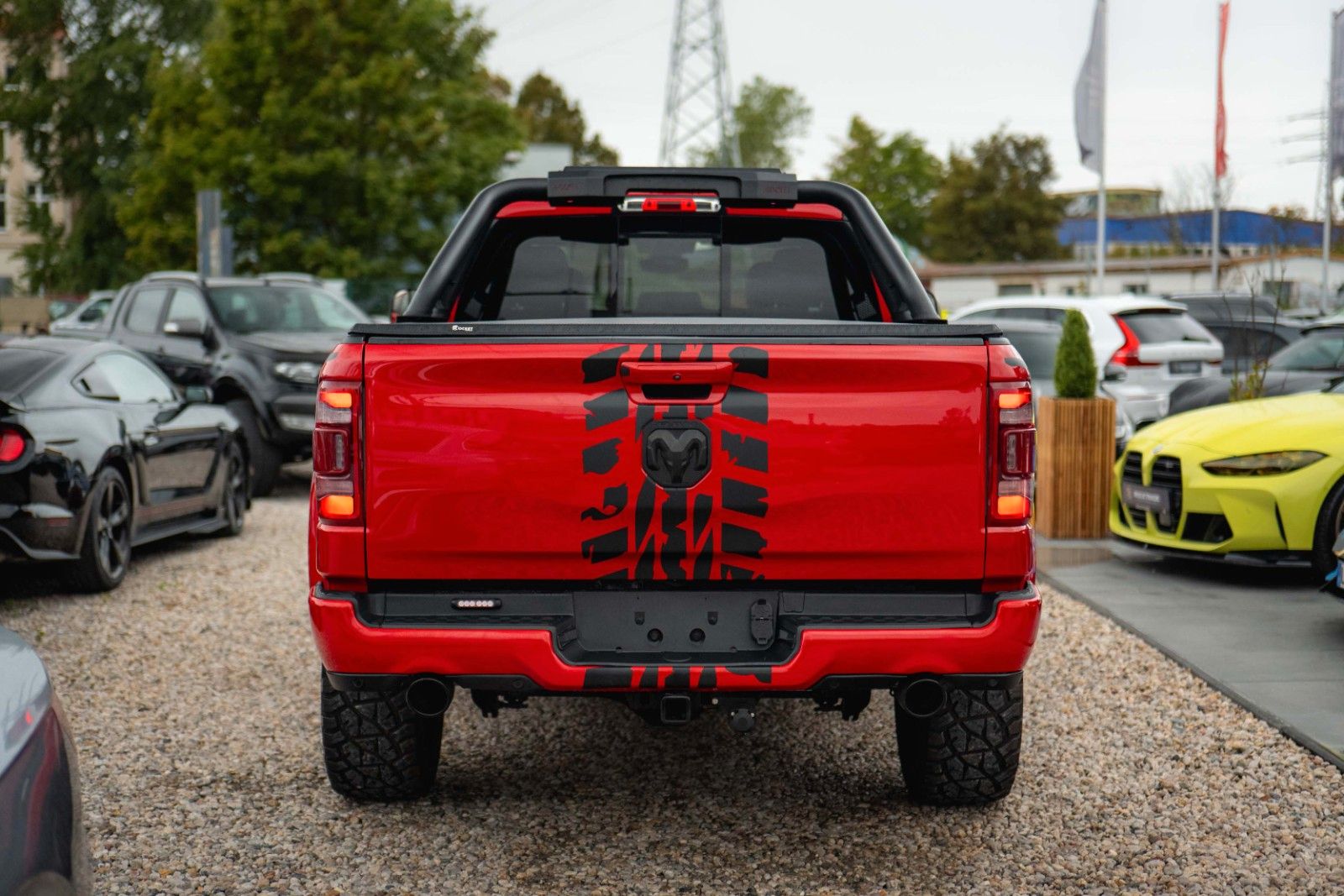 Fahrzeugabbildung Dodge RAM 5.7 V8 HEMI 4x4 OFFROAD LONGBED AXLE LOCK