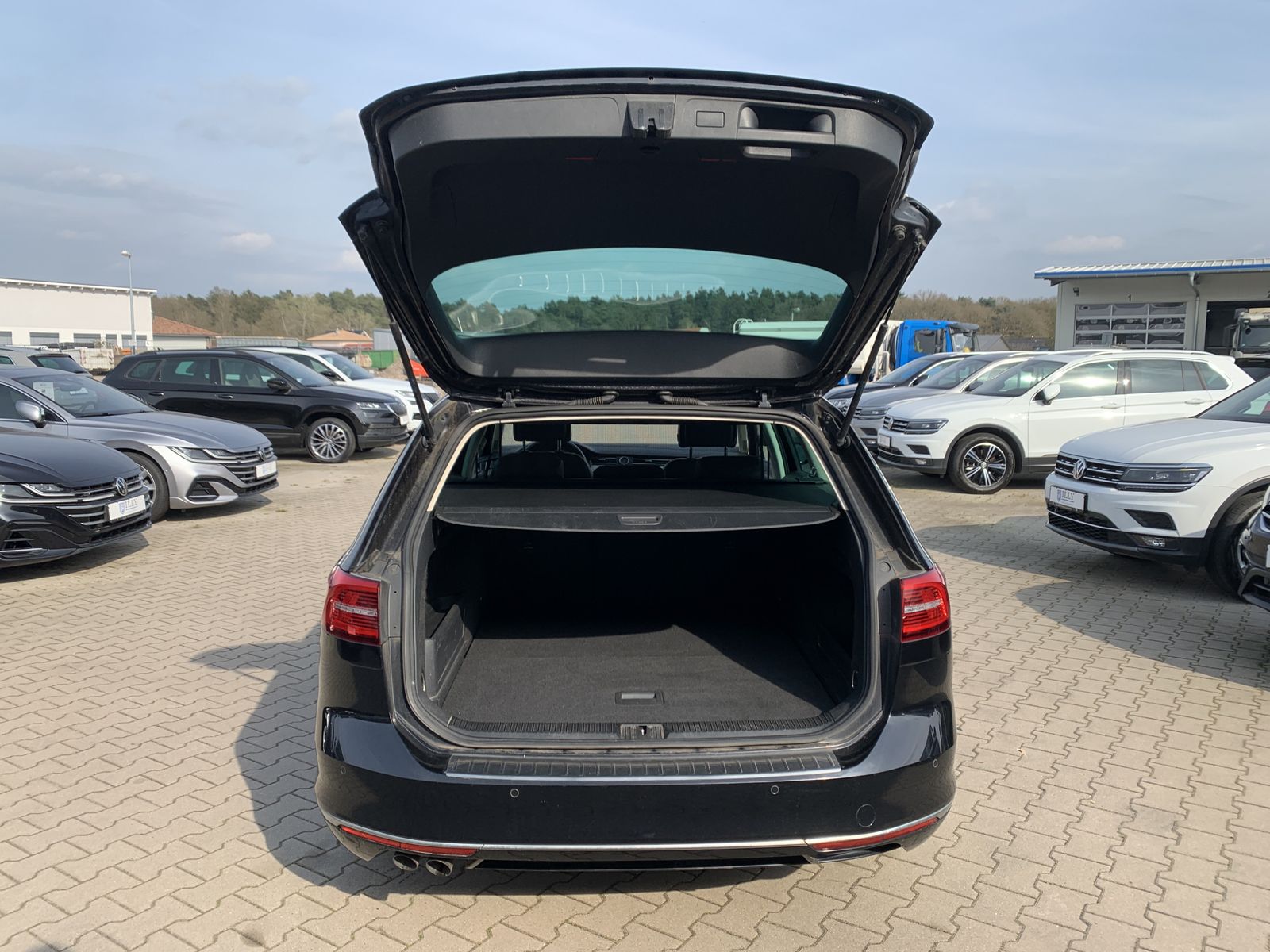 Fahrzeugabbildung Volkswagen Passat Variant 2.0 TDI*Highline*AHK*STHZ*Cam*