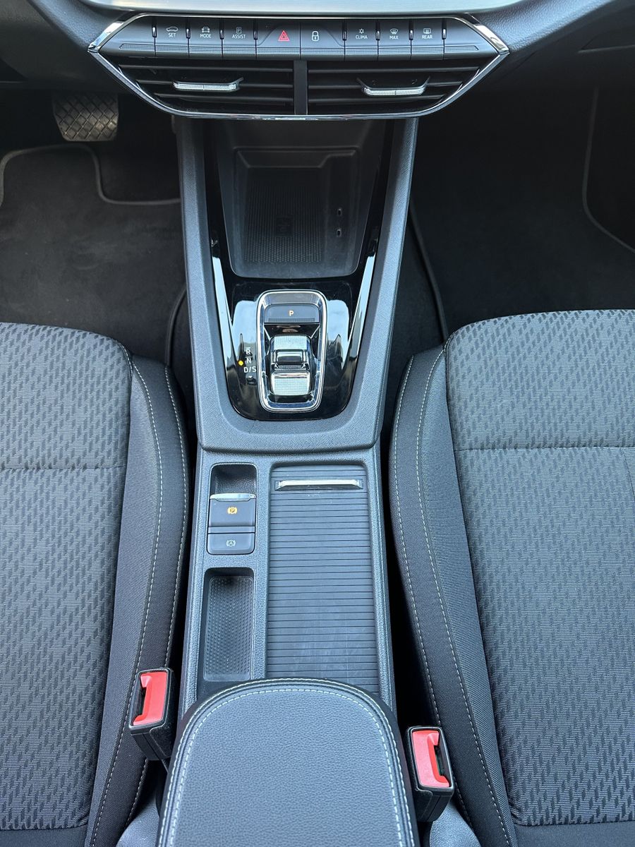 Fahrzeugabbildung SKODA Octavia Combi 2.0 TDI DSG FirstEd NAV+MATRIX+ACC
