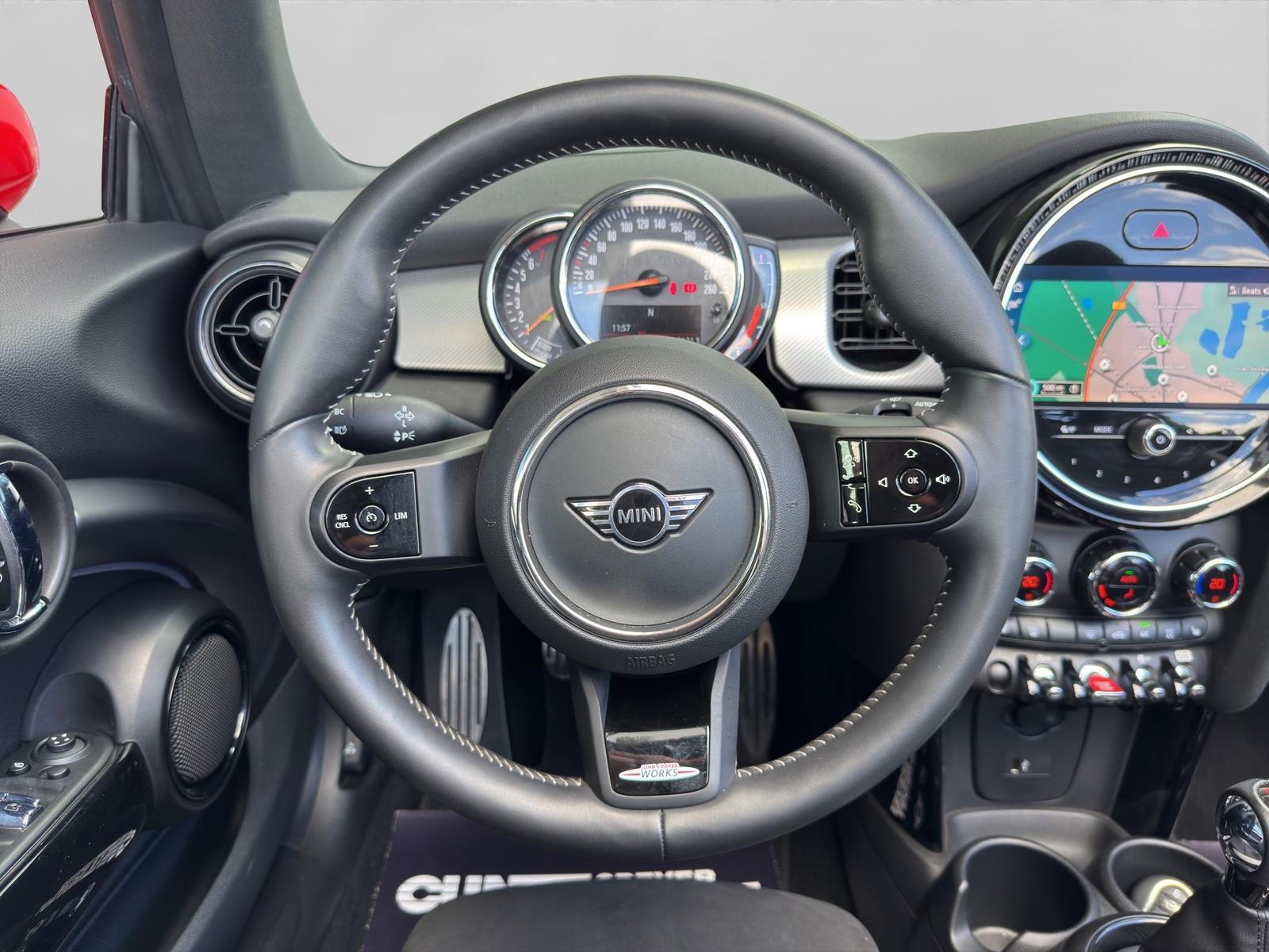 MINI Cooper S Cabrio JCW Trim adaptiverLED Lenkradhei