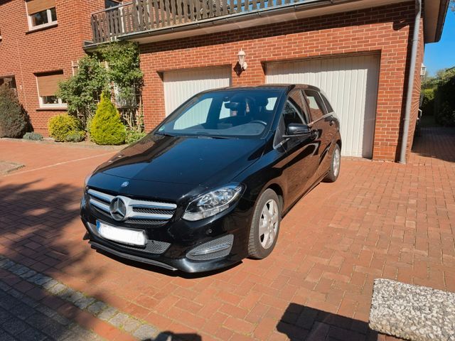 MERCEDES-BENZ B 180 -