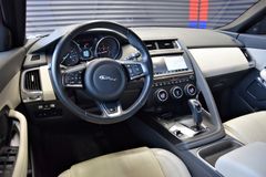 Fahrzeugabbildung Jaguar E-PACE  AWD Leder-Beige LED Kamera Mederian Ambi