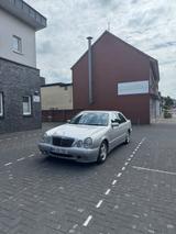 Mercedes-Benz E 220 CDI AVANTGARDE TÜV NEU ROSTFREI - Mercedes-Benz E 220 aus 2000