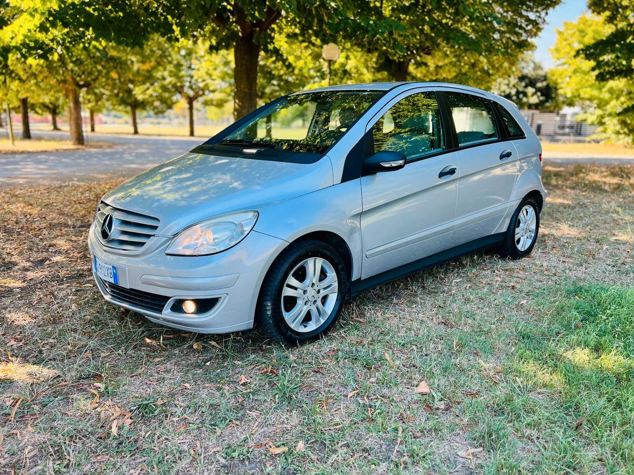 Mercedes-Benz B 170