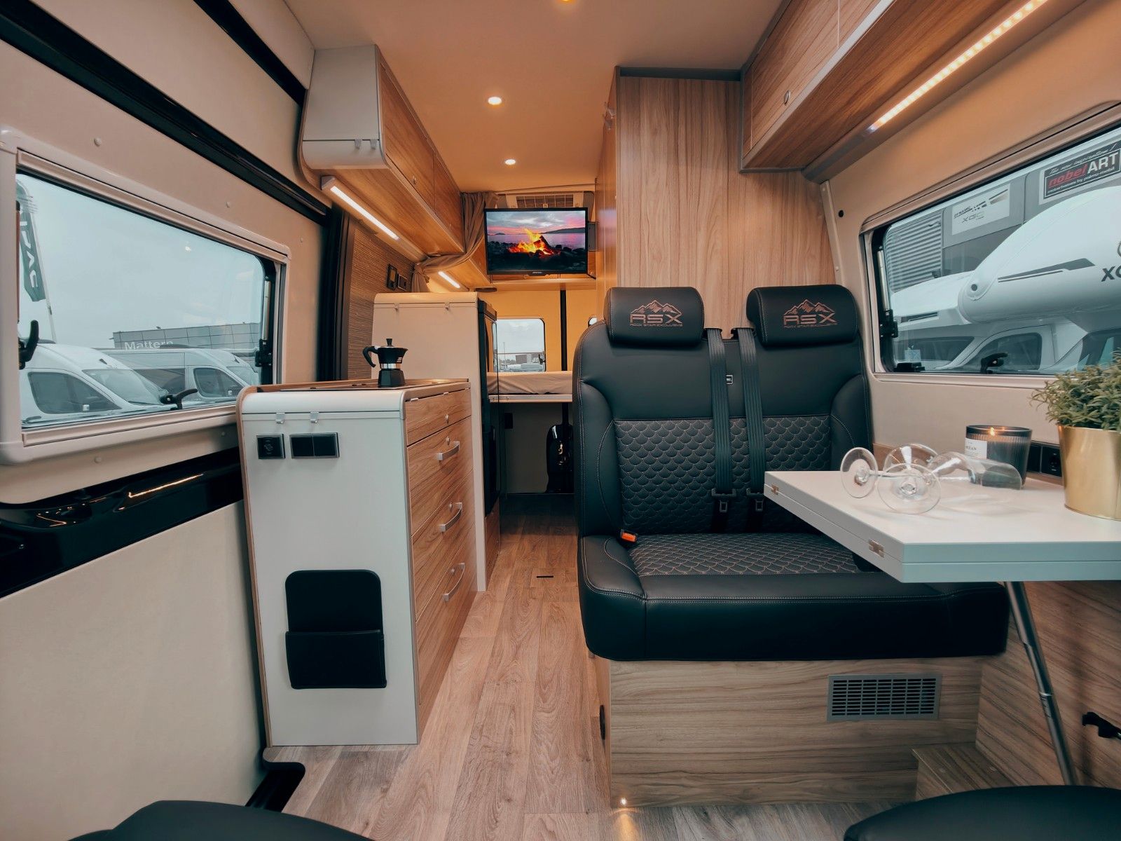 Fahrzeugabbildung HYMER / ERIBA / HYMERCAR GRAND CANYON S 4x4² RSX-8 LTD. - AUS ERSTBESITZ