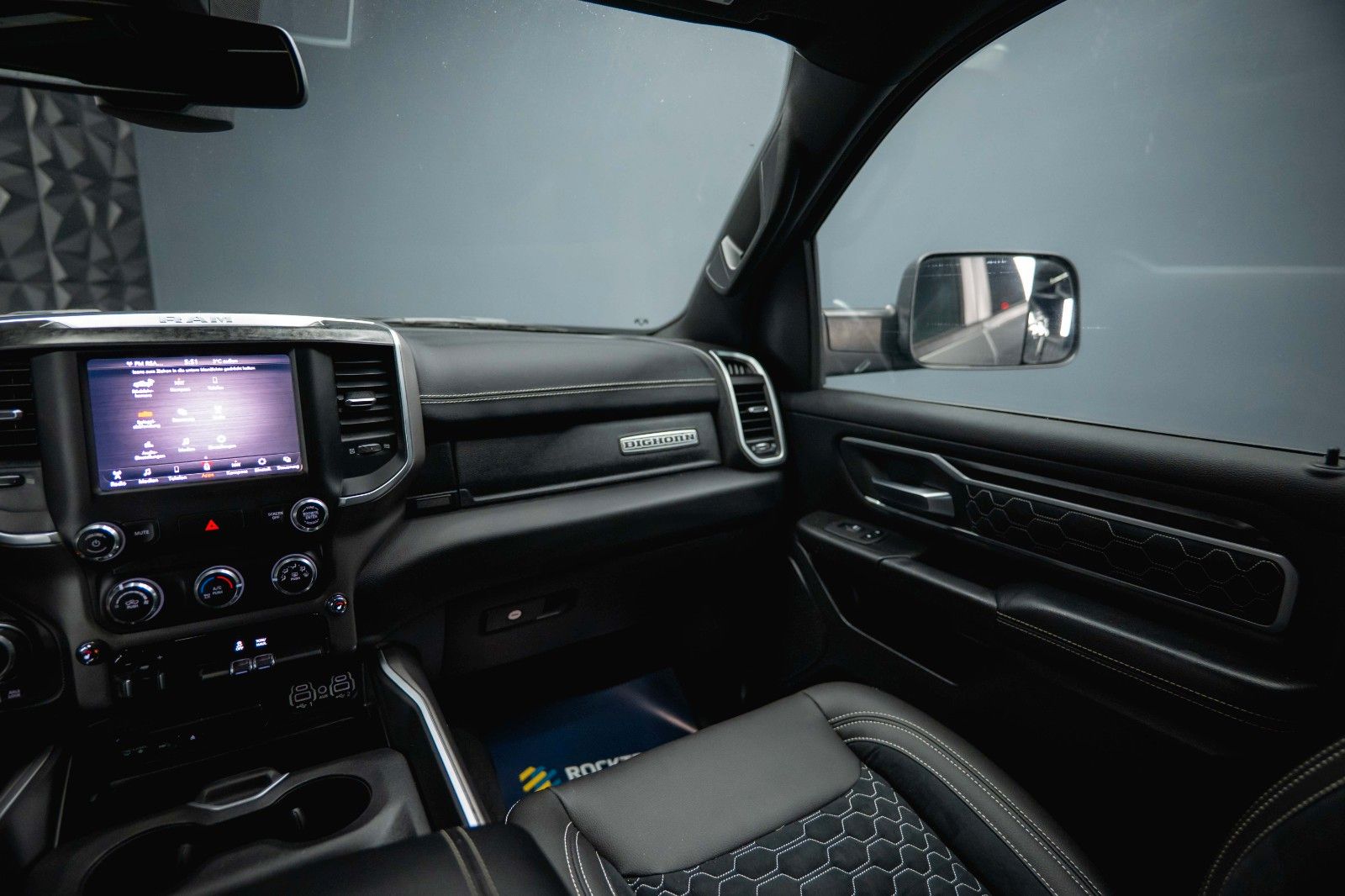 Fahrzeugabbildung Dodge RAM 5.7 V8 HEMI 4x4 OFFROAD NightPaket AXLE LOCK