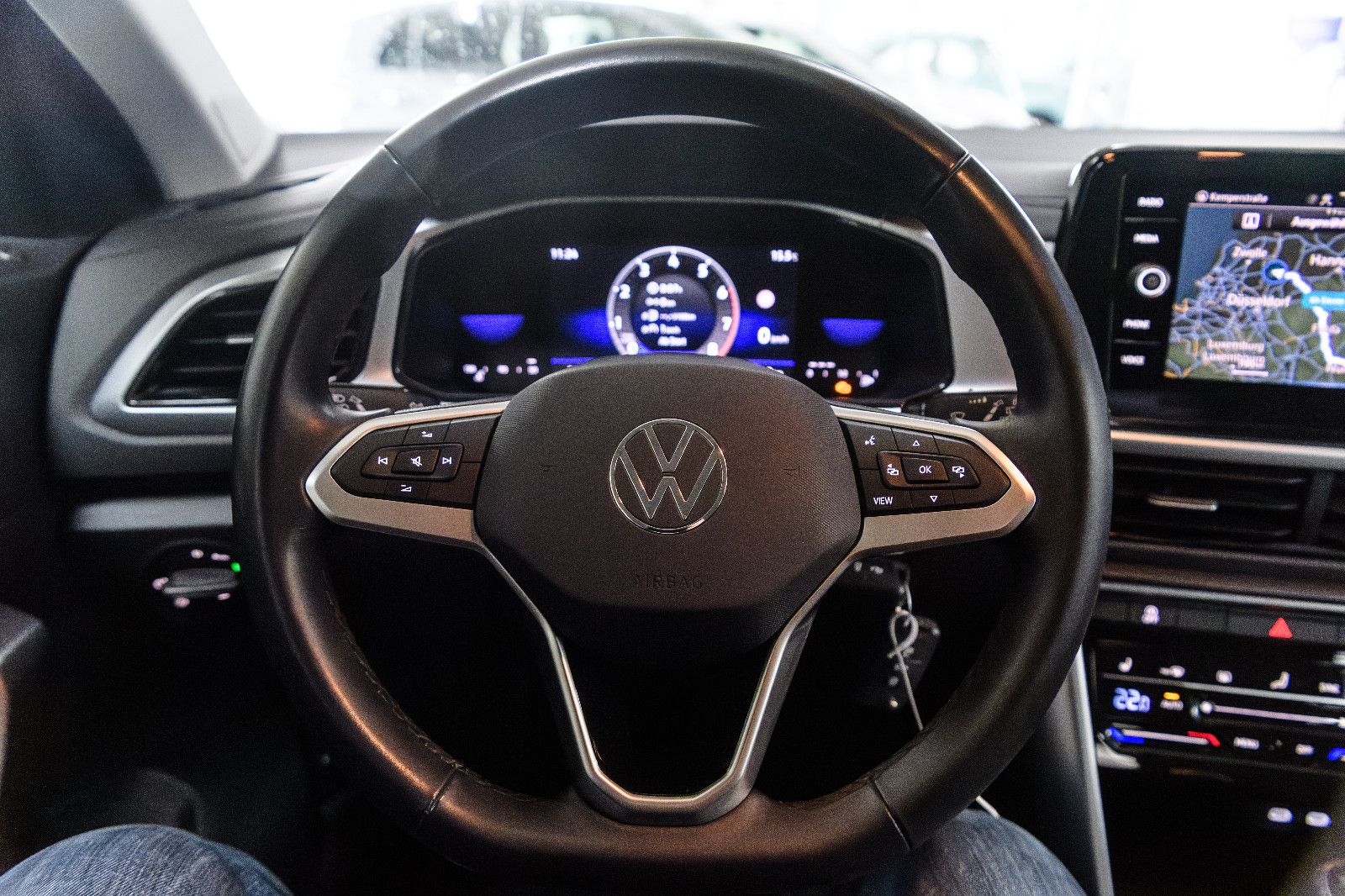 Fahrzeugabbildung Volkswagen T-Roc Life 1.0 TSI NAVI+PDC+SHZ+APP