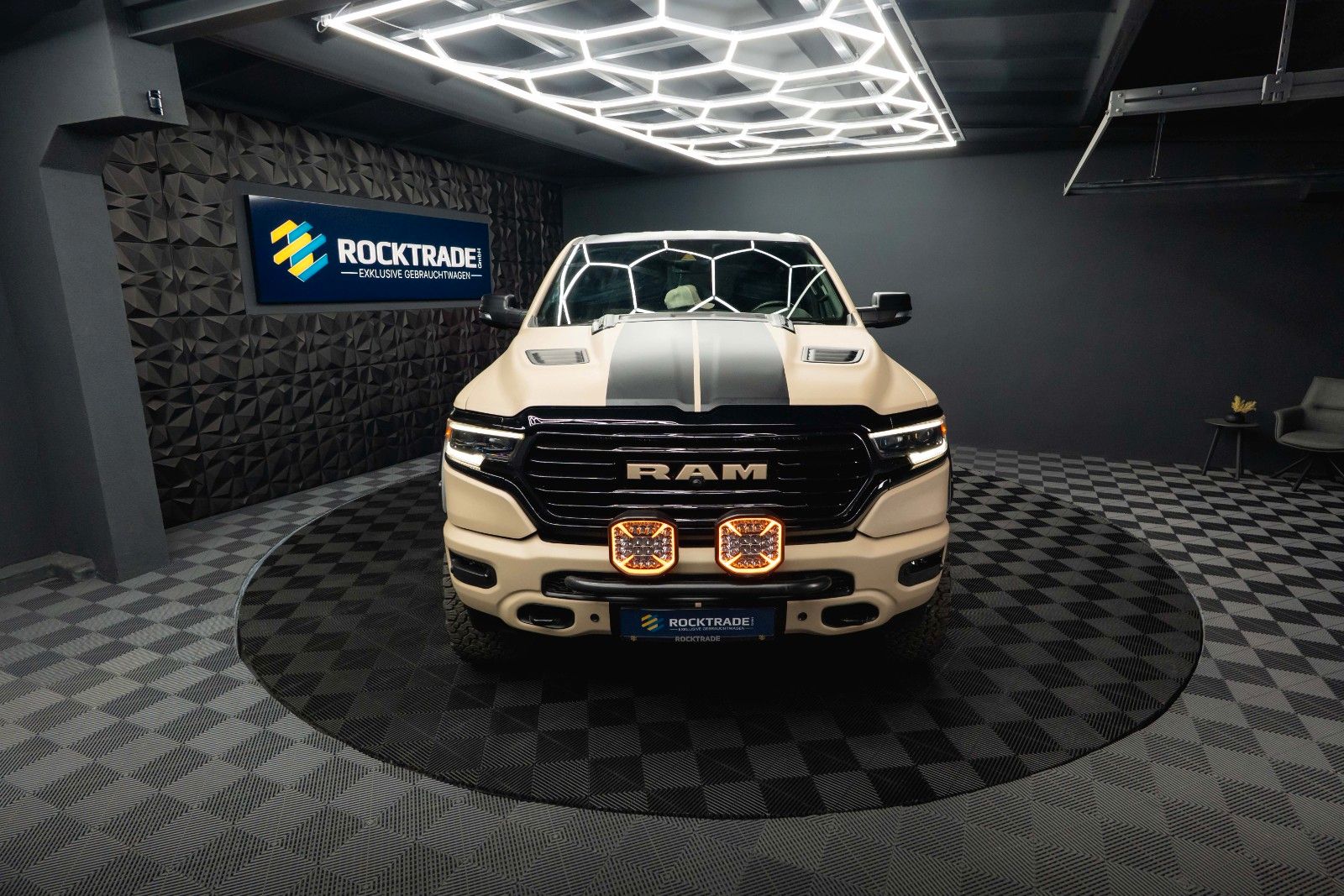Fahrzeugabbildung Dodge RAM 5.7 V8 HEMI 4x4 NIGHT GT SPORT Offroad 19%