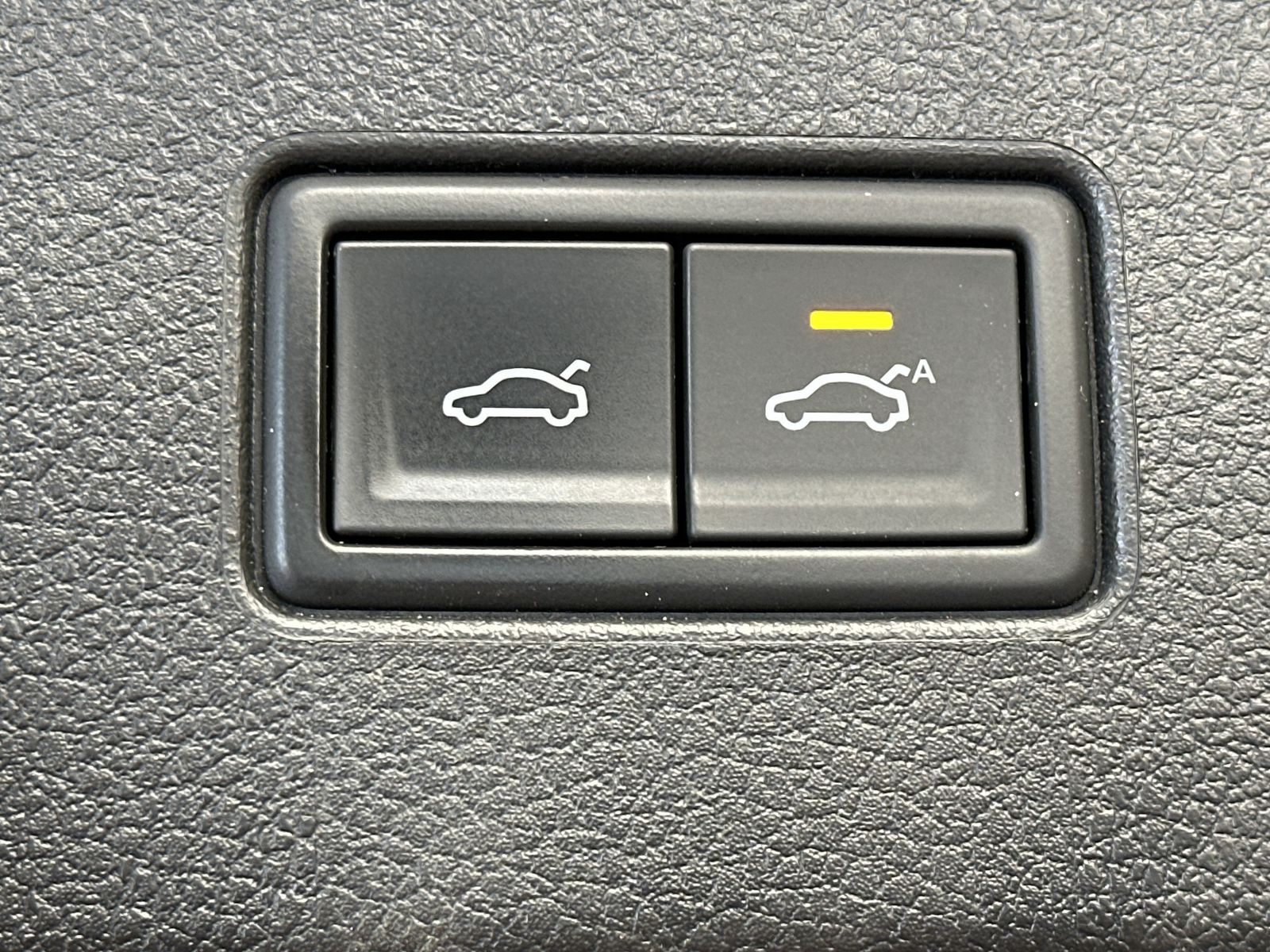 Fahrzeugabbildung Volkswagen Passat Variant GTE NAV+LED+AHK+HEADUP+DCC+18ZOLL