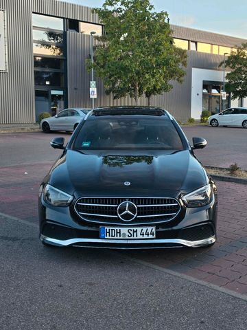 MERCEDES-BENZ Mercedes-Benz E220d T-Modell - 9G