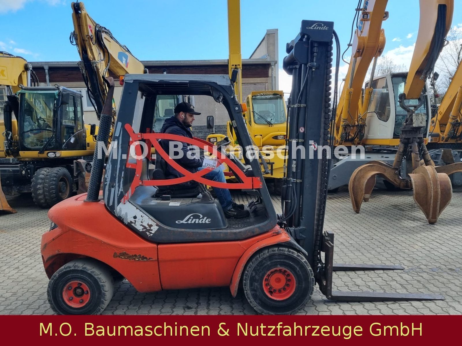 Fahrzeugabbildung Linde H 30 D / Duplex / Diesel / 3,0t /4,10m