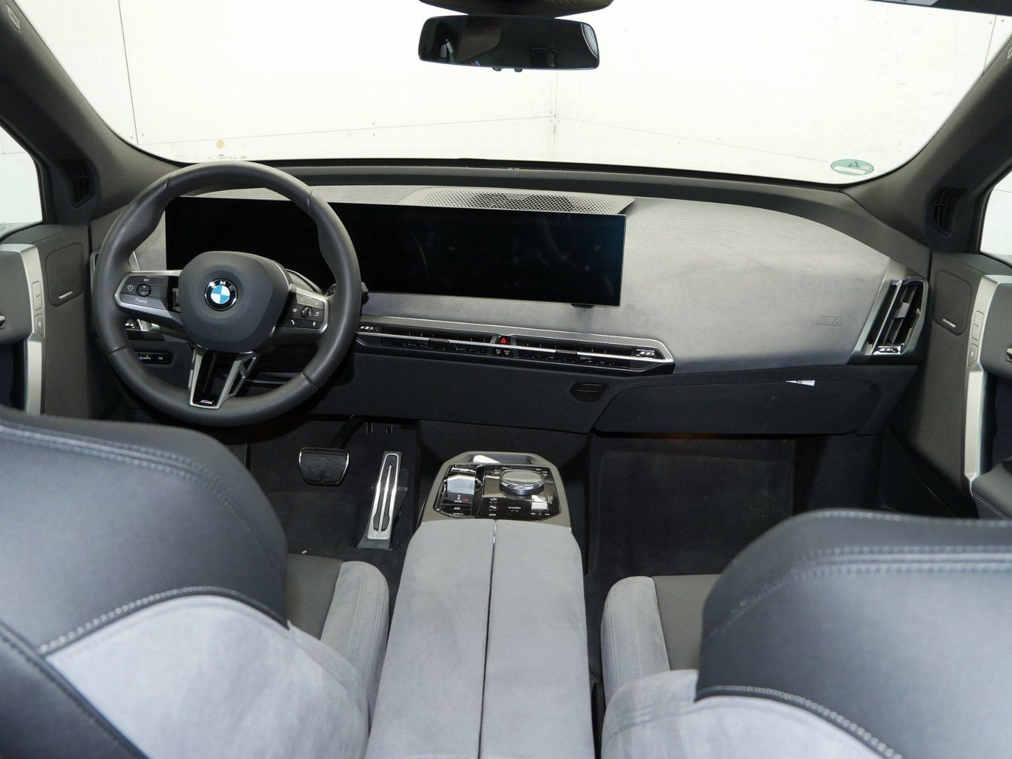 Fahrzeugeinzelansicht 13 Fahrzeugabbildung BMW iX xDrive45 |Multifunktionssitze |Luftfederung |