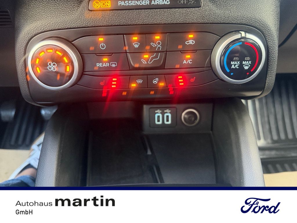 Fahrzeugabbildung Ford Focus 1.0 EcoBoost Cool&Connect Start/Stopp EURO