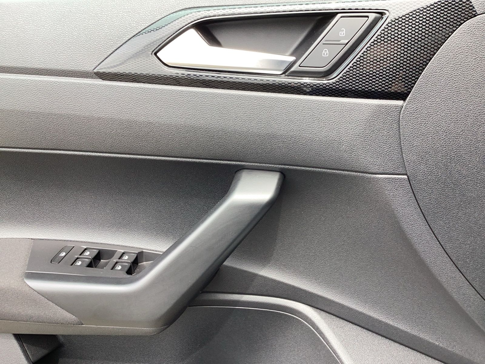 Fahrzeugabbildung Volkswagen Polo Life LED CarPlay Klima AID PDC SH LM
