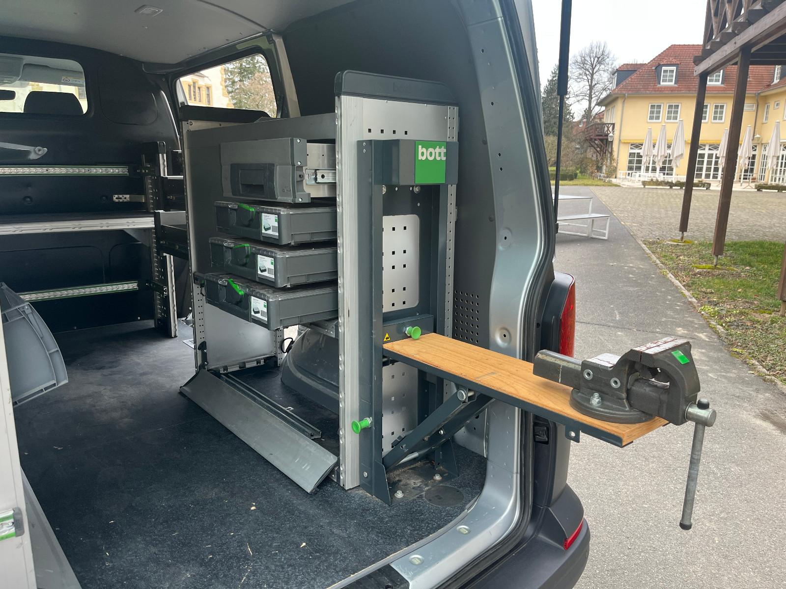 Volkswagen T6.1 BOTT REGALS. TEMP. SHZ NAVI KLIMA 1.HAND
