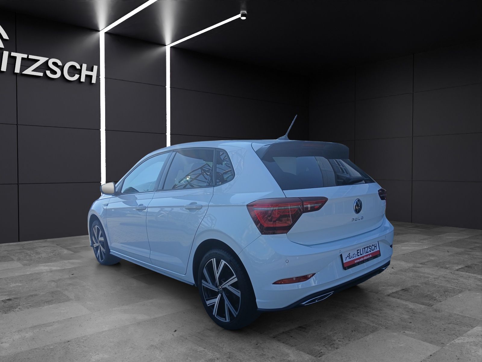 Fahrzeugabbildung Volkswagen Polo TSI R-Line Matrix Pano ACC PDC SH 17"