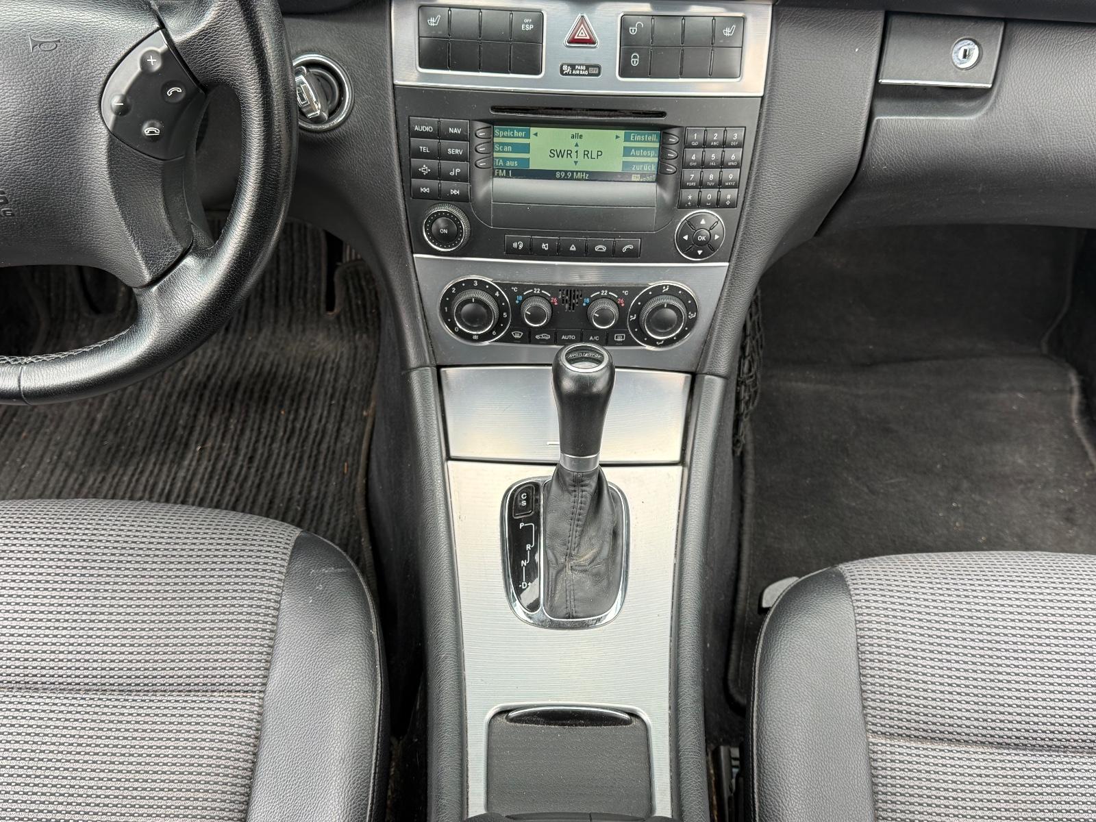 Mercedes-Benz C220 2007 — photo 12
