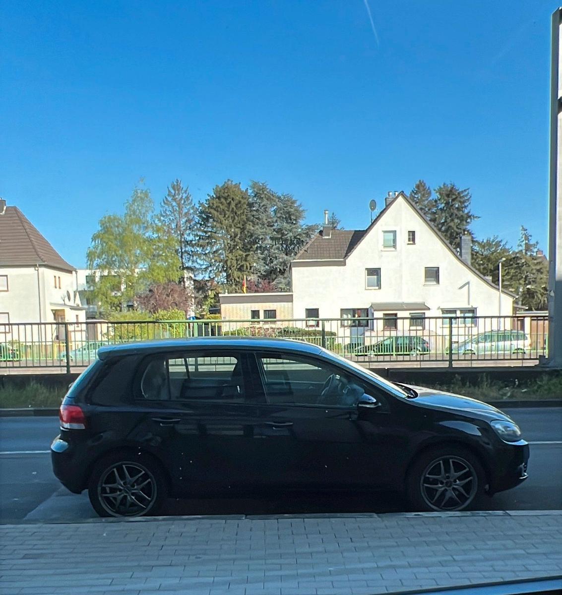 Volkswagen Golf 2012 — двигун 105 HP (77kW)