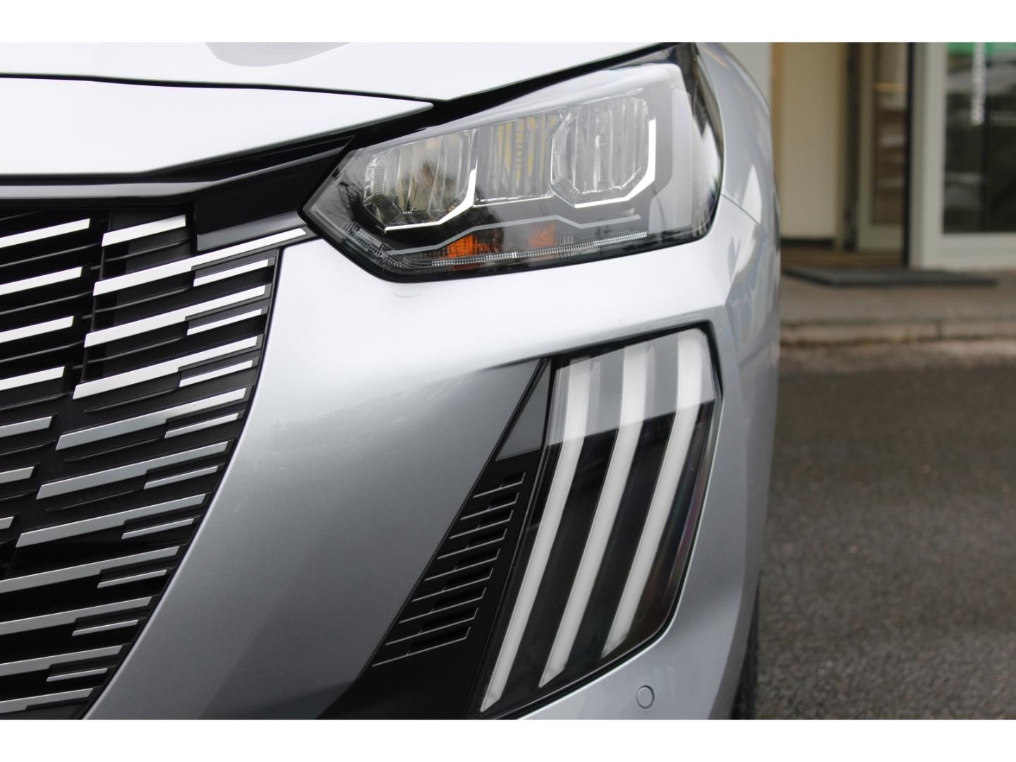 Peugeot 208 Allure PureTech 100 5türig *scheckheftgepfle