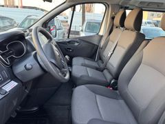 Fahrzeugabbildung Trafic Combi L2H1 3,0t Life 1.Hand/9xSitze