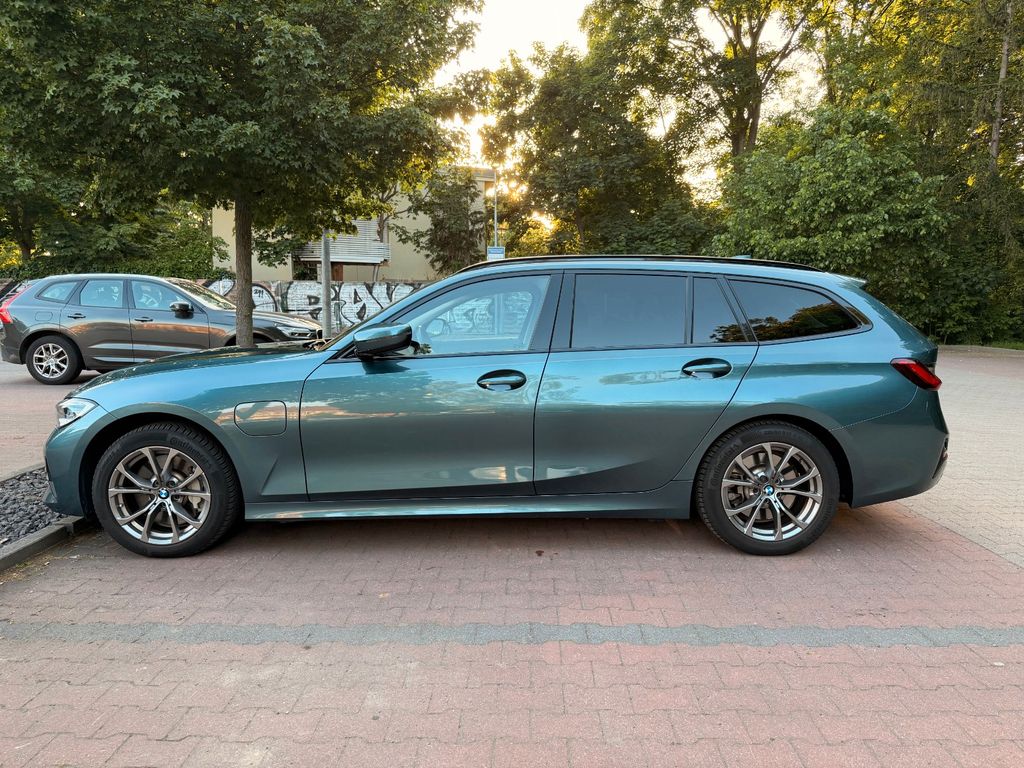 Image of BMW 330