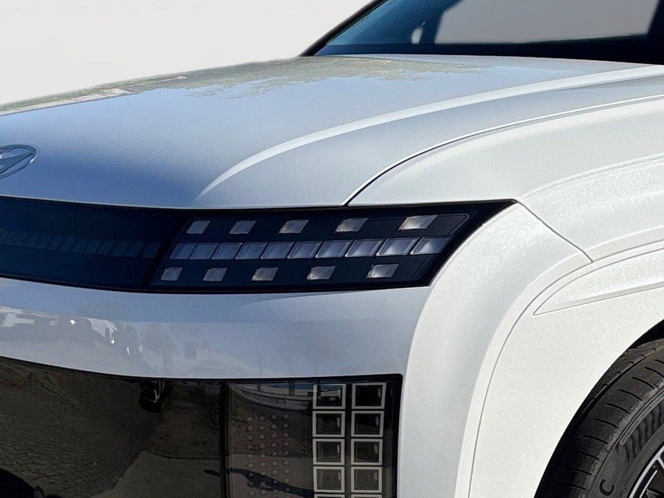 Fahrzeugabbildung Hyundai IONIQ 9 6-Sitzer 110kWh 307PS AWD UNIQ