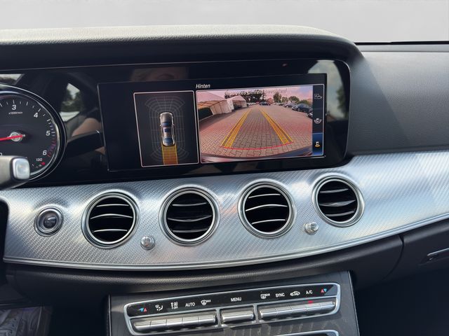 Fahrzeugabbildung Mercedes-Benz E 220 d Lim. Avantgarde+LED+Kamera+Schiebedach