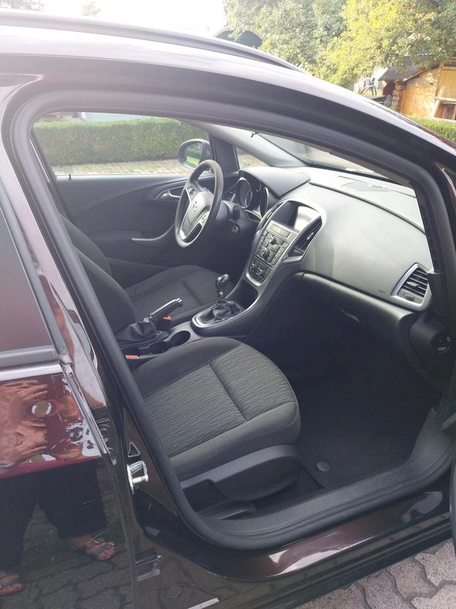 Opel Astra 2014 — photo 5