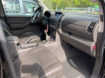 Fahrzeugabbildung Nissan Navara 2.5 dCi DoubleCab 4X4*Klima*AHK*